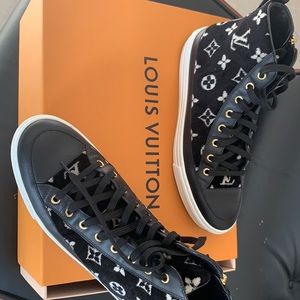 Louis Vuitton high top sneakers. Worn 3 times. Excellent condition.